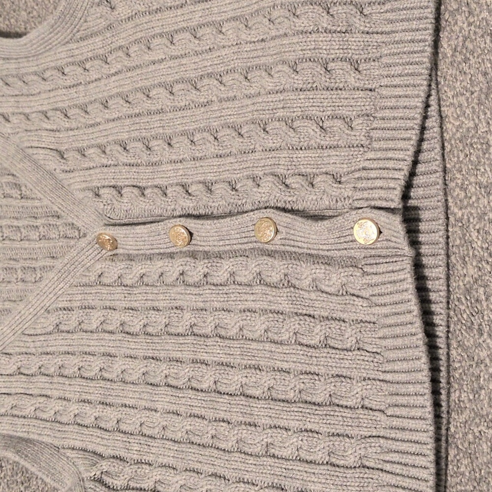 Abercrombie & Fitch Light Gray Cable Knit Cardigan Vest Size Medium - Picture 3 of 7
